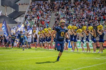 Monarchs vor 7.051 Fans weiter ungeschlagen