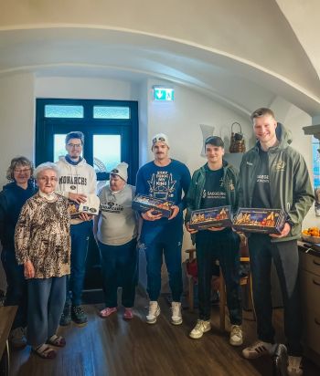 Weihnachtlicher Besuch in Wohngruppe