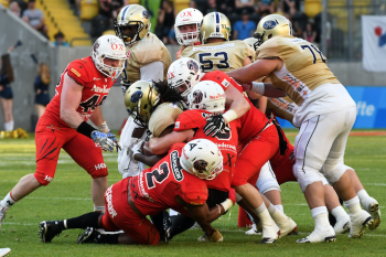 Monarchs vs. Lions