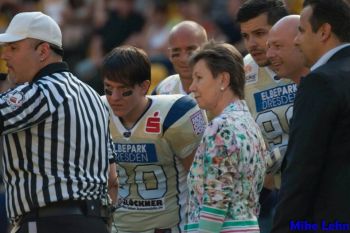 Die Oberbürgermeisterin zum GermanBowl