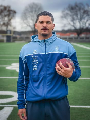 Montigo Moss verstärkt die Offense