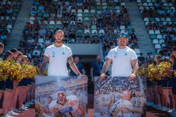 ABSCHIED ZWEIER CHAMPIONS