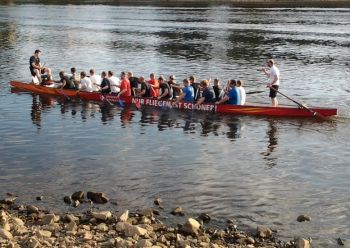 Drachenbootrennen mit den Monarchs